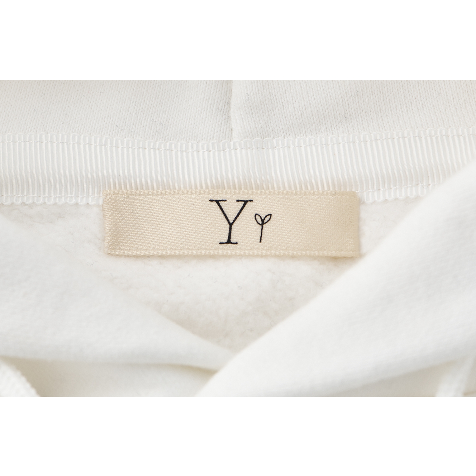 huhu フーディ〉WHITE | Yui Aragaki × Ginza huhu hoodie STORE