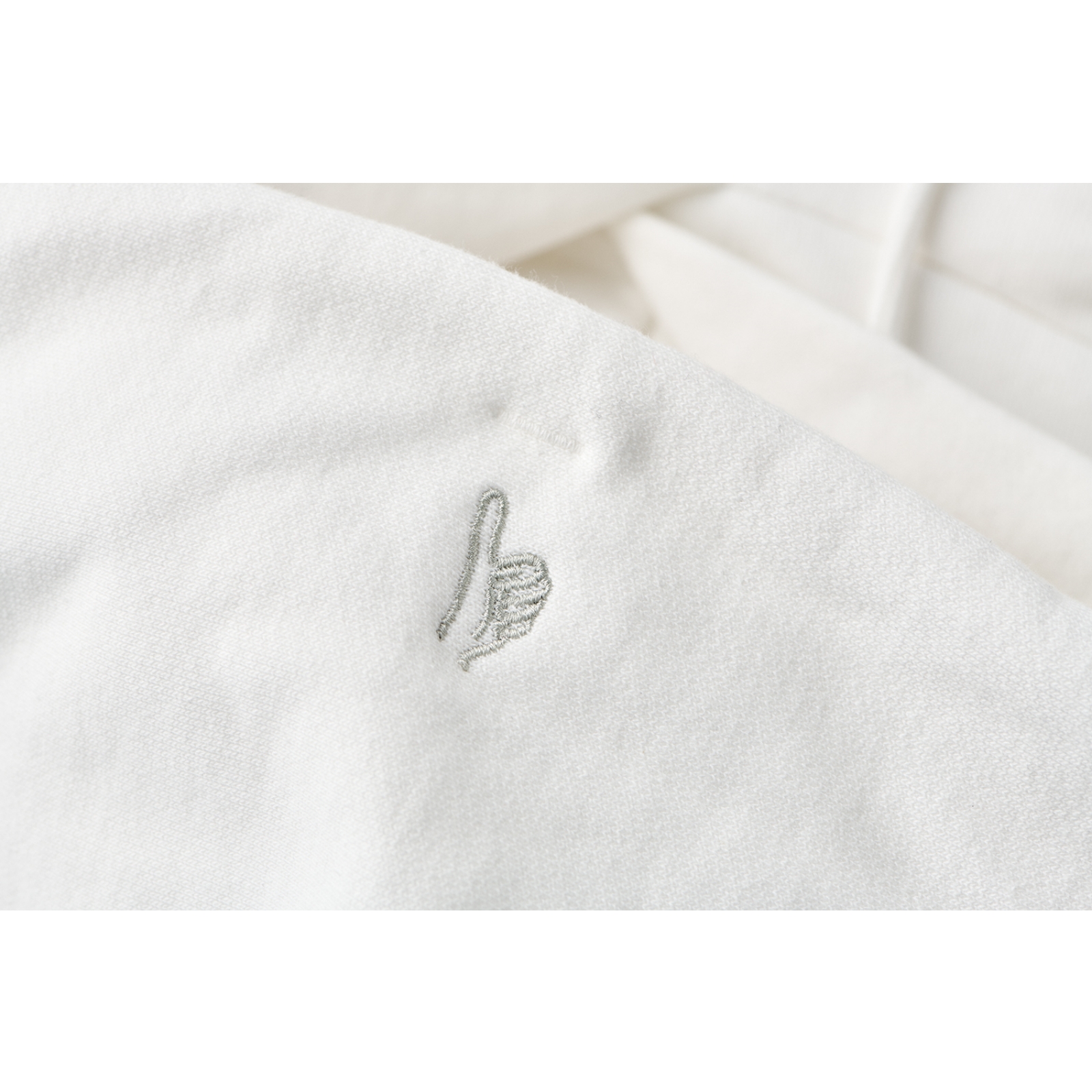 huhu フーディ〉WHITE | Yui Aragaki × Ginza huhu hoodie STORE